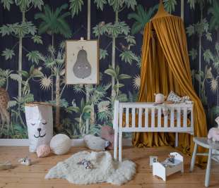 R16792_Giraffes-Stroll-Nightfall_Rebel-Walls-14-image2_web