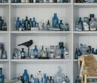 R14183_Cabinet-of-Curios-Sapphire_Rebel-Walls-14-image3_web