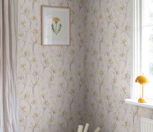 S10136_Iris_Amber_Sandberg-Wallpaper_image4_web