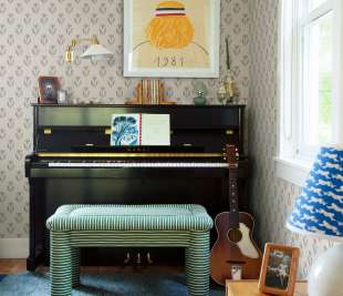 S10139_Maskrosen_Pink_Sandberg-Wallpaper_image2_web