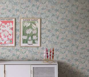 S10159_Huset-i-solen_Folklore-Blue_Sandberg-Wallpaper_image3_web