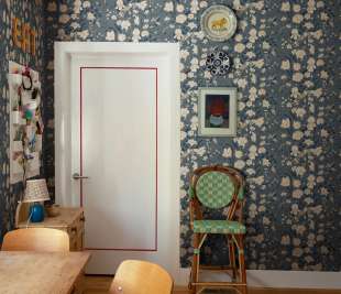 S10163_Karins-bukett_Indigo_Sandberg-Wallpaper_image3_web