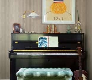 S10140_Brita_Pink_Sandberg-Wallpaper_image2_web