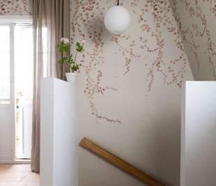 S10175_Aralia_Burgundy_Sandberg-Wallpaper_image2_web