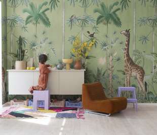 R16793_Giraffe's-Stroll_Emerald_Rebel-Walls_image2