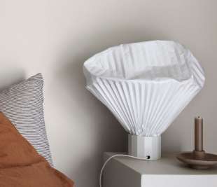 Copy-of-S10281_Linne_White_Sandberg-Wallpaper_interior2_web