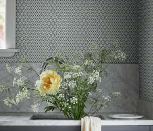 Copy-of-S10244_Hugo_Misty-Blue_Sandberg-Wallpaper_interior3_web