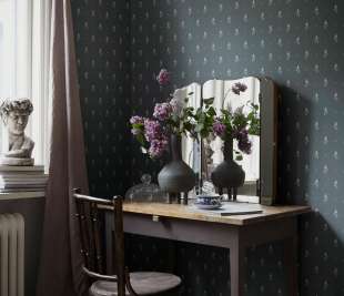 Copy-of-S10269_Mimi_Indigo-Blue_Sandberg-Wallpaper_interior2_web
