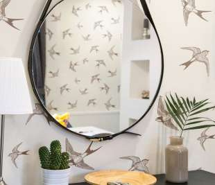 brown-swallow-wallpaper