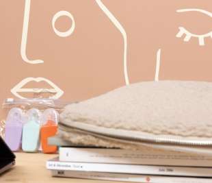 CASELIO_YNF_JUST-SMILE_NUDE_ZOOM-103334040_web