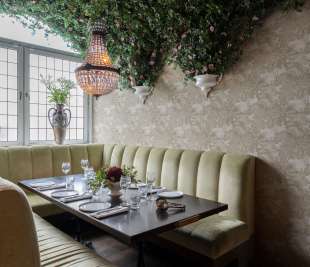 R17533_Saint-Sebastian-Sand_Rebel-Walls_image3_web