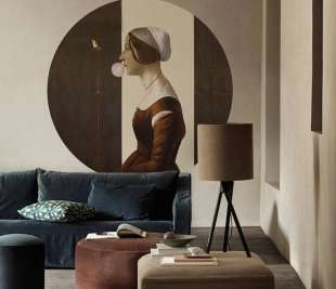 dots-handmaid-with-bubble-gum