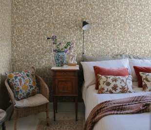 S10466_Emrik_Oat_Sandberg-Wallpaper_interior2_i