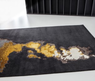 Rug Behind Gold